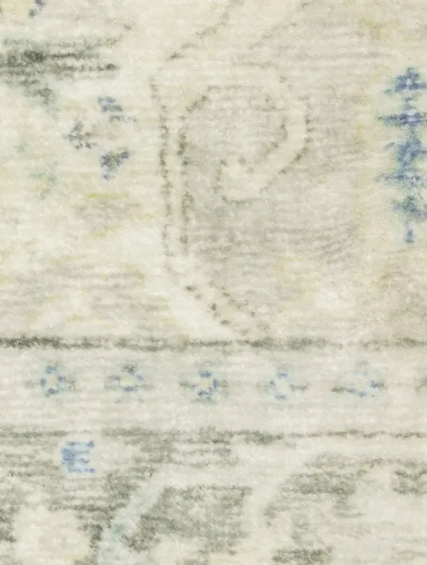 Savoy 7'5" x 10' Grey Rug