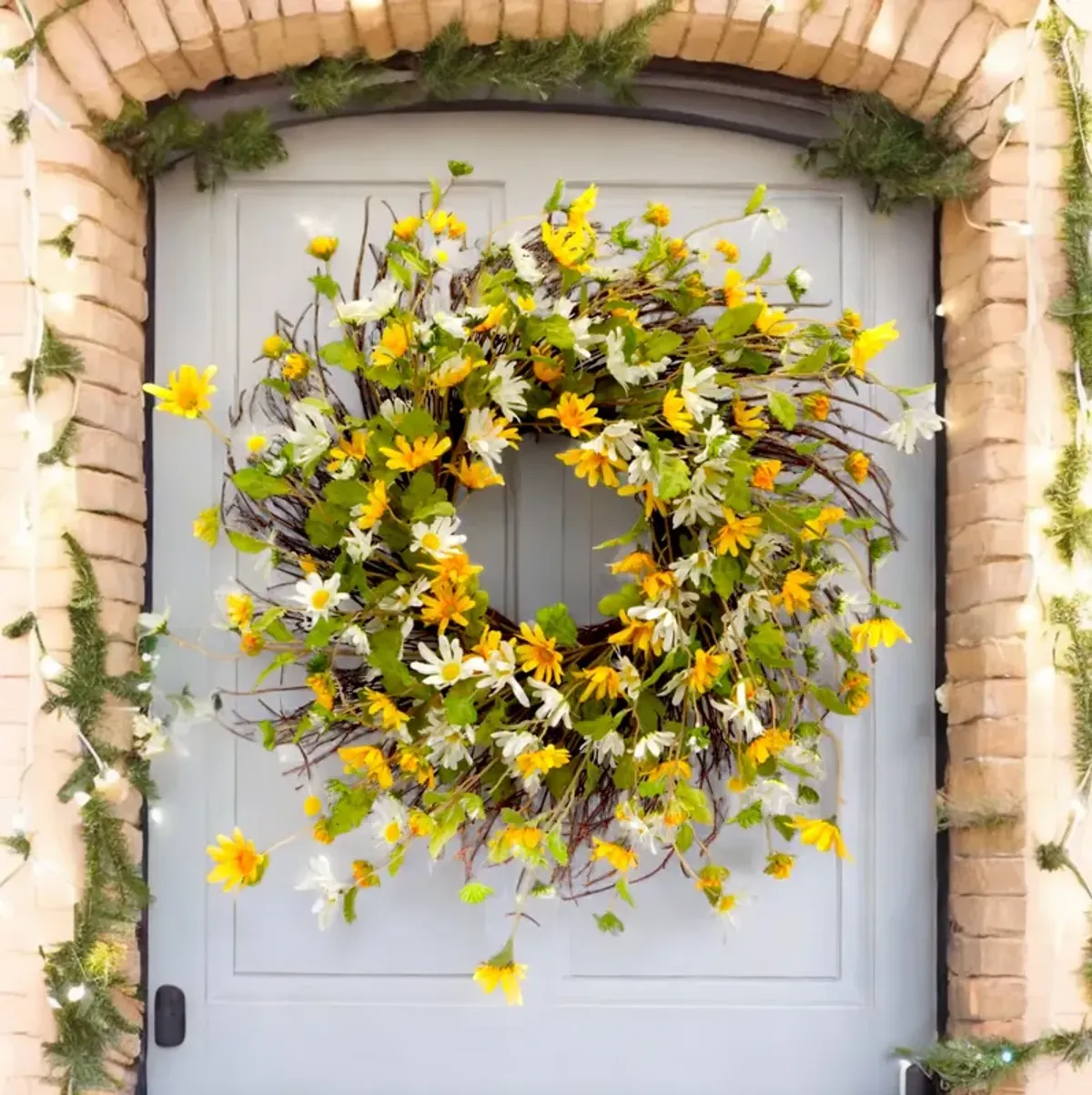 Fresh Daisy Wreath for Home or Front Door Décor