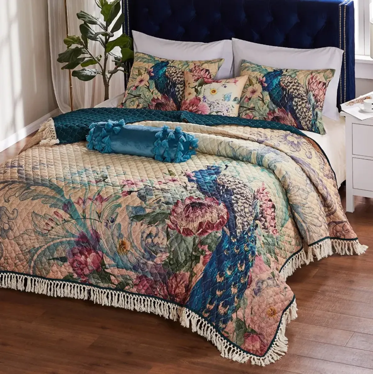 Barefoot Bungalow Eden Peacock Soft Quilt Coverlet Bedding Set, 3-Piece Full/Queen, Ecru