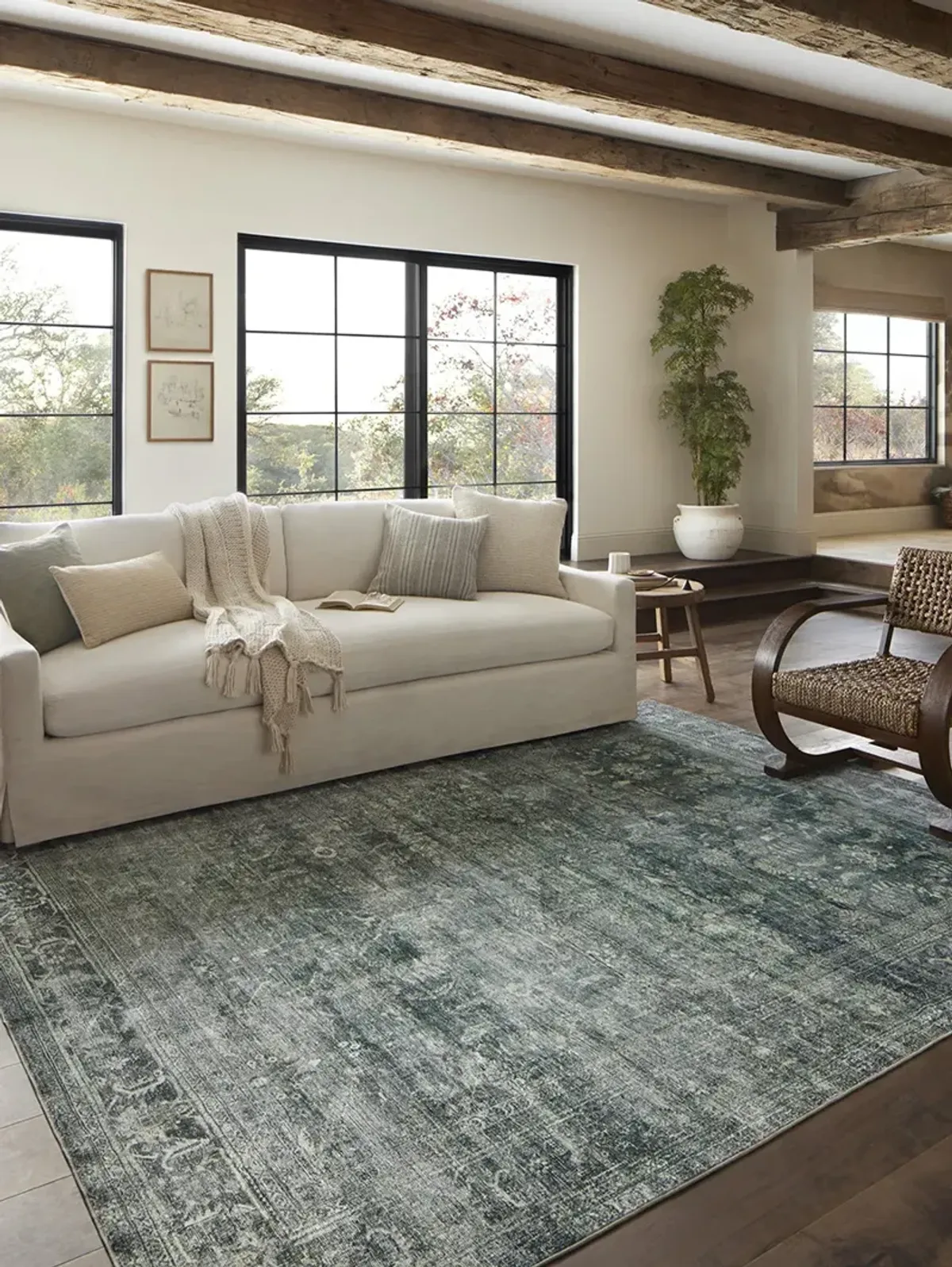 Banks BAN03 2'" x 5'" Rug