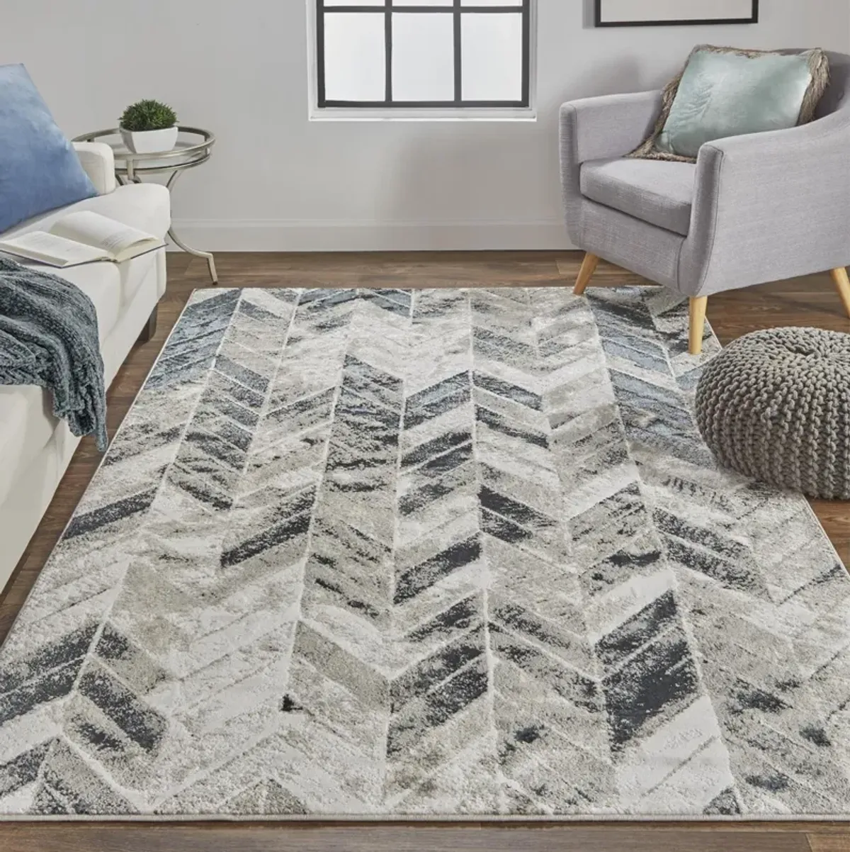 Micah 3048F Black/Gray/Silver 8' x 10' Rug