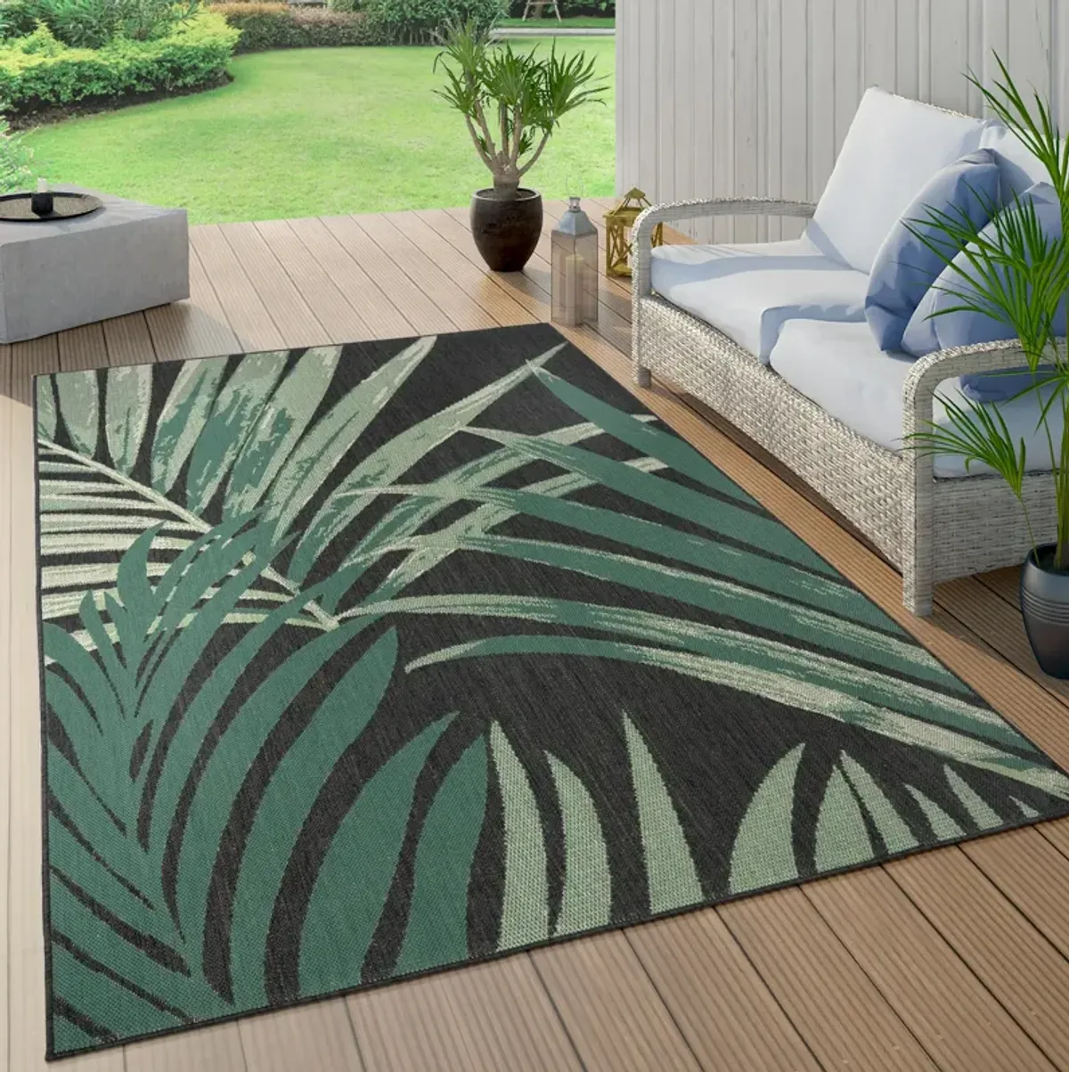 Flatweave Outdoor Rug with Tropical Palm Tree & Jungle Design