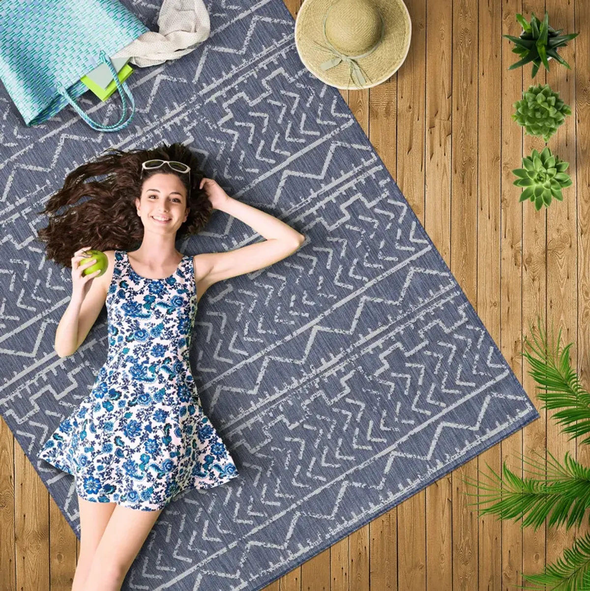 Waikiki Trellis Indoor/Outdoor Area Rug