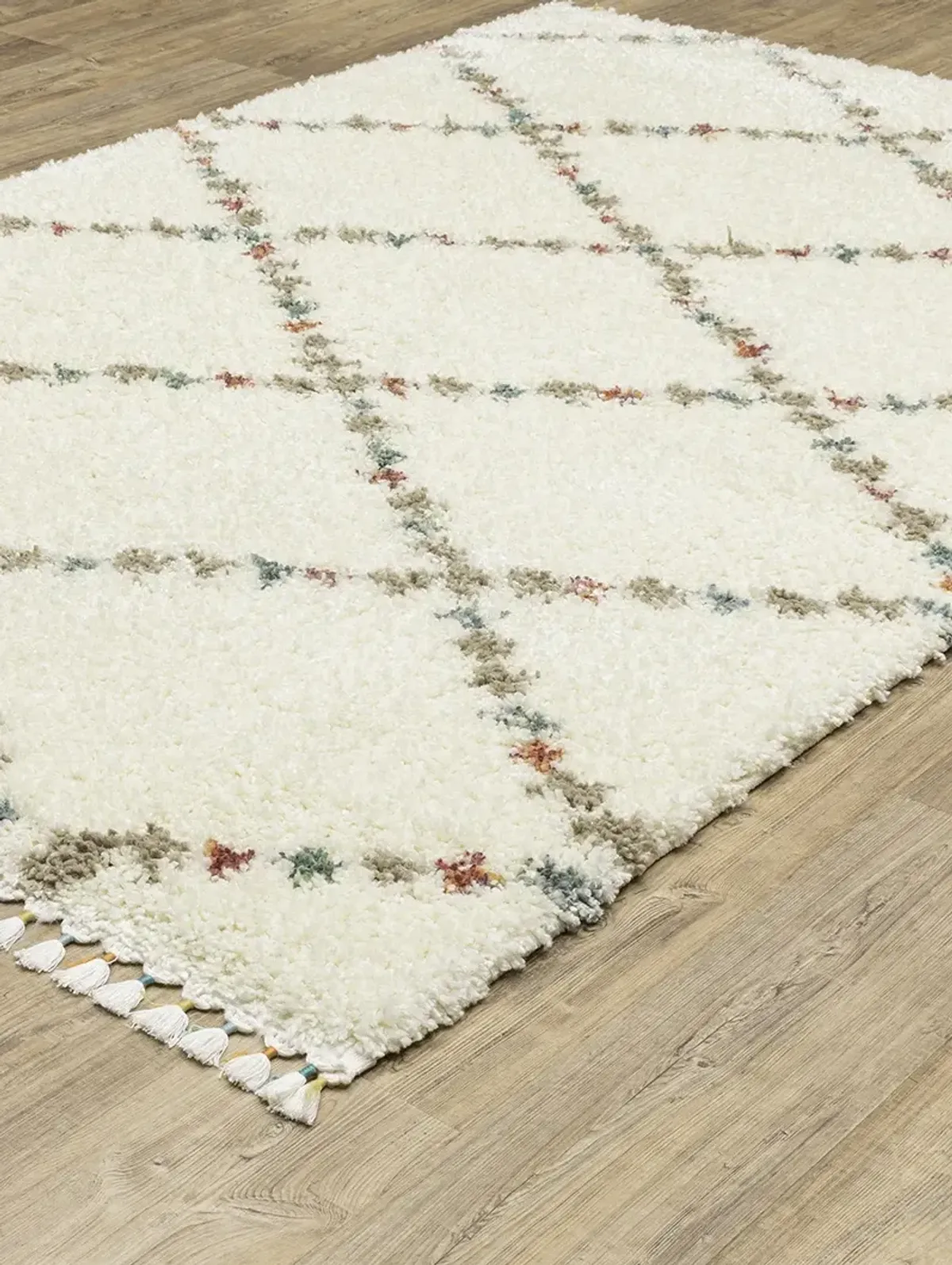 Axis 2'3" x 7'6" Ivory Rug