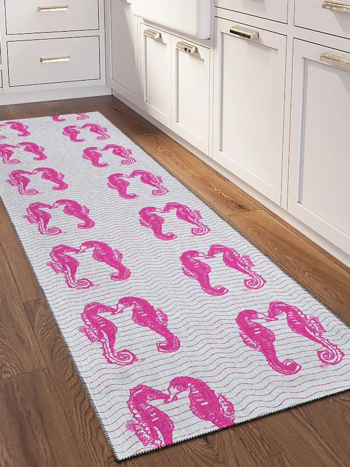 Seabreeze SZ15 Flamingo 2'3" x 7'6" Rug