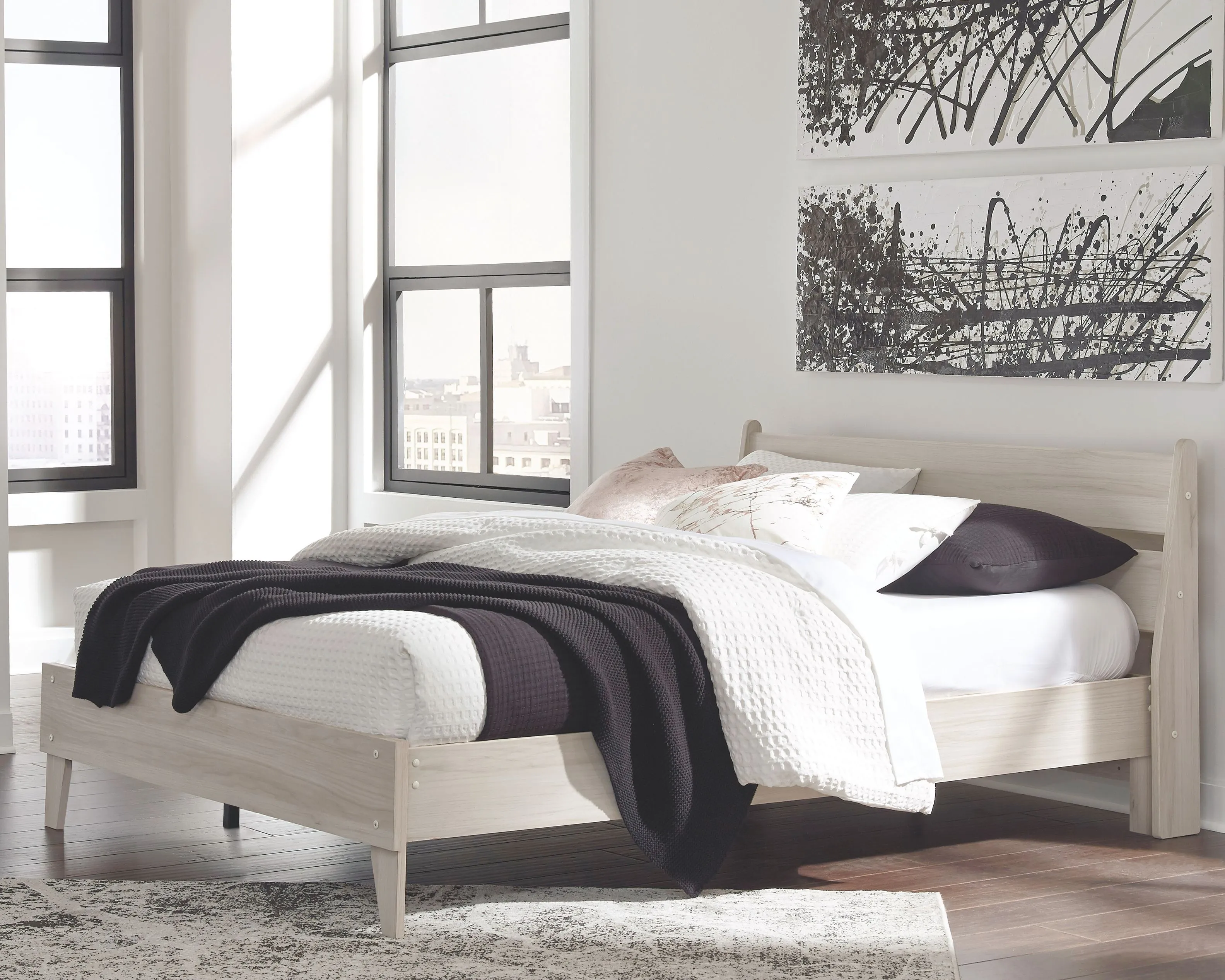 Socalle Queen Platform Bed