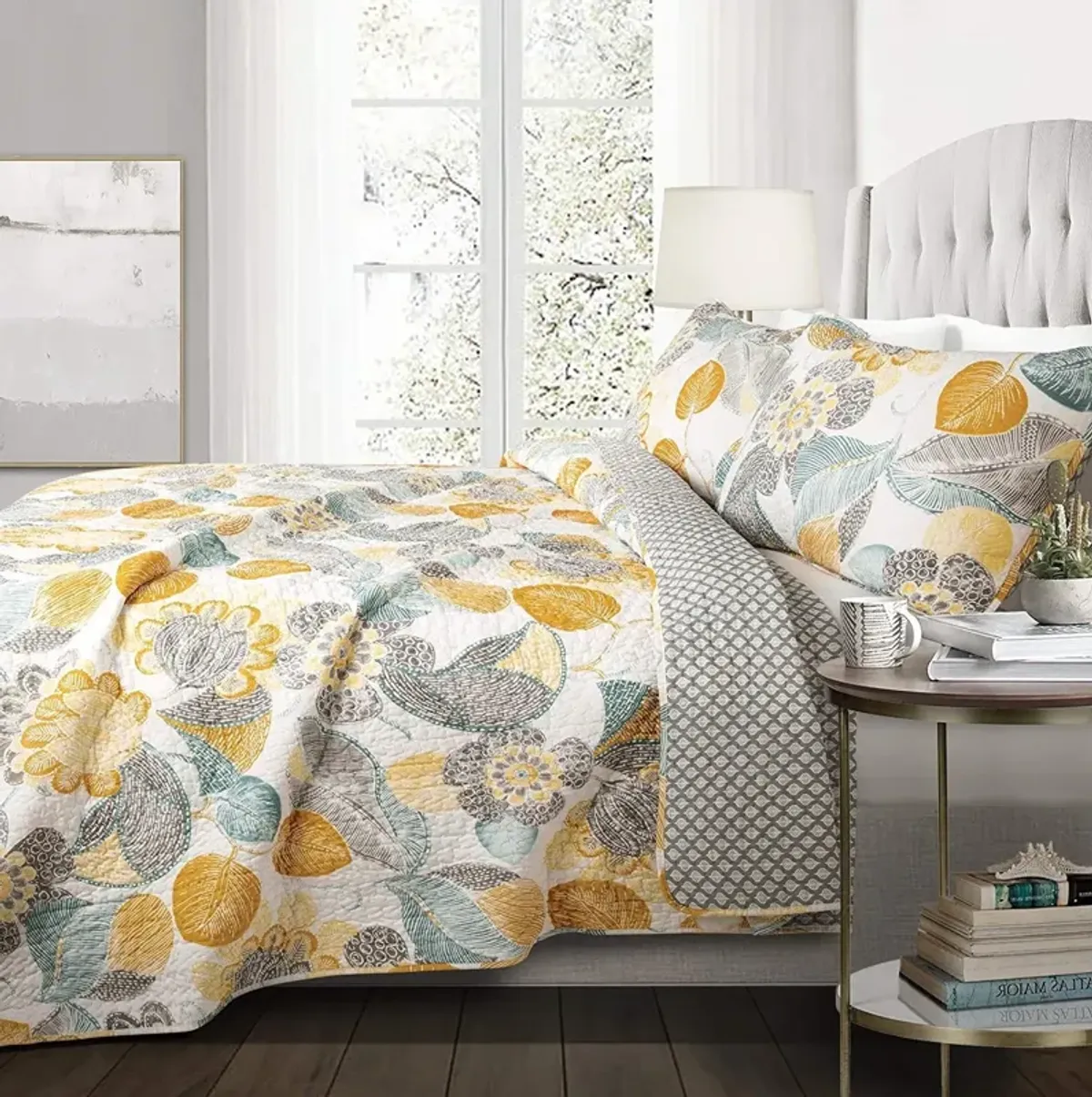 3-Piece Reversible Floral Cotton Quilt Set for Bedroom Decor