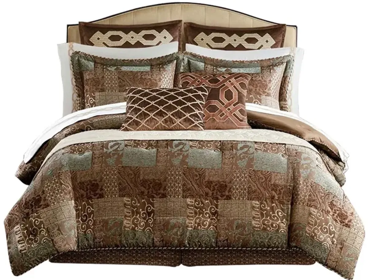 Gracie Mills Lange 4-Piece Patchwork Chenille Jaquard Comforter Set