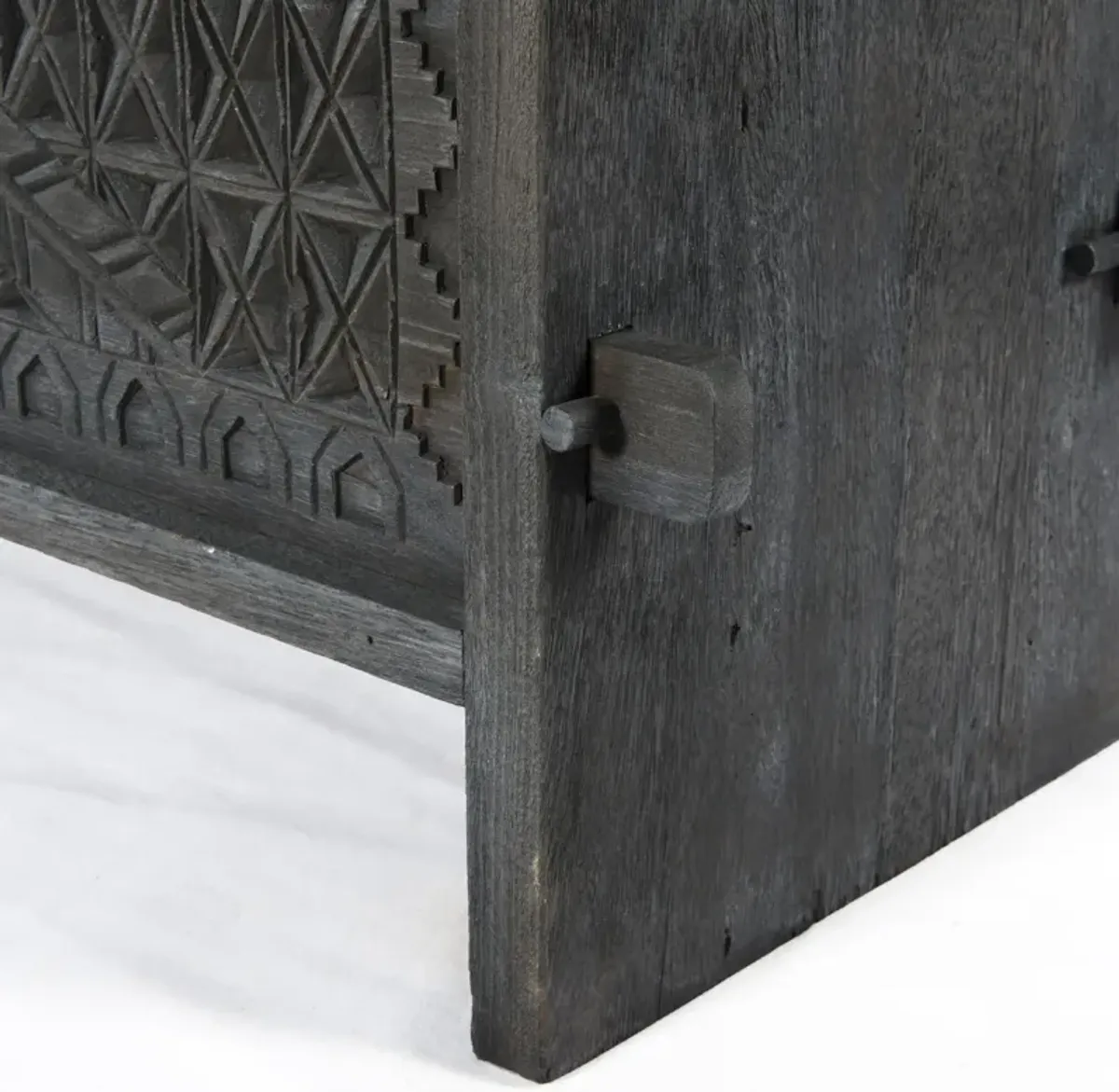 Columbus Trunk Console