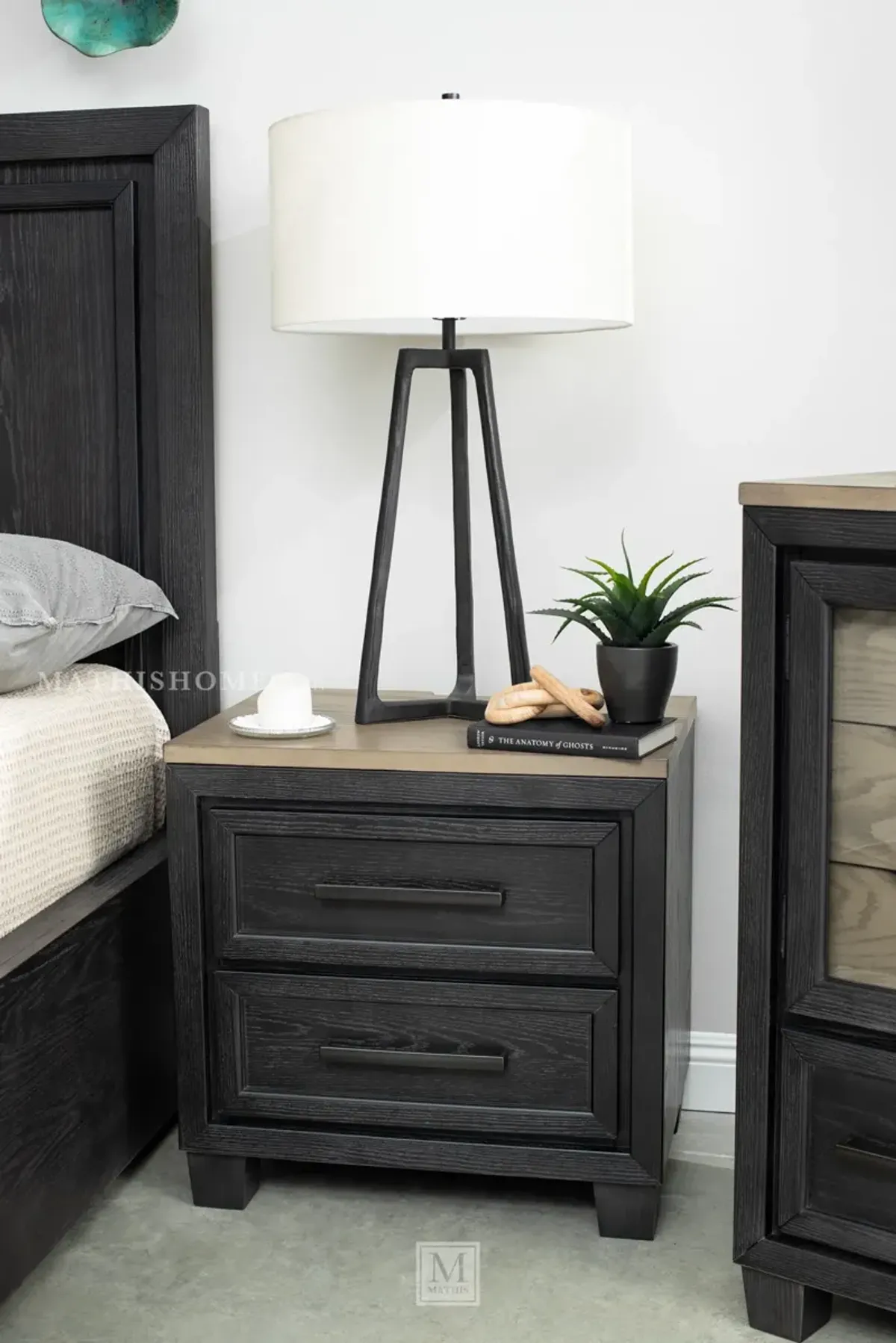 Foyland 2 Drawer Nightstand