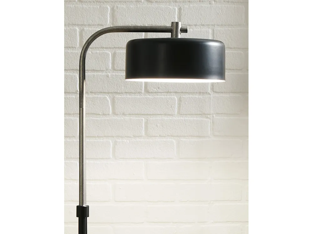 Eliridge Floor Lamp