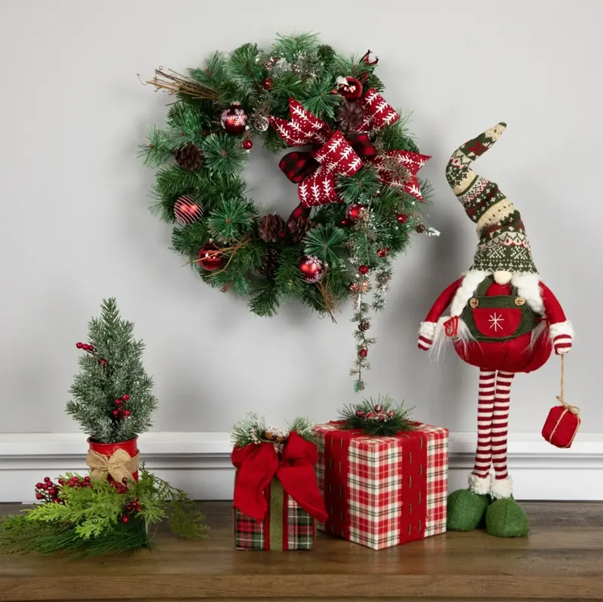 Country Mixed Pine Artificial Christmas Wreath  16-Inch  Unlit