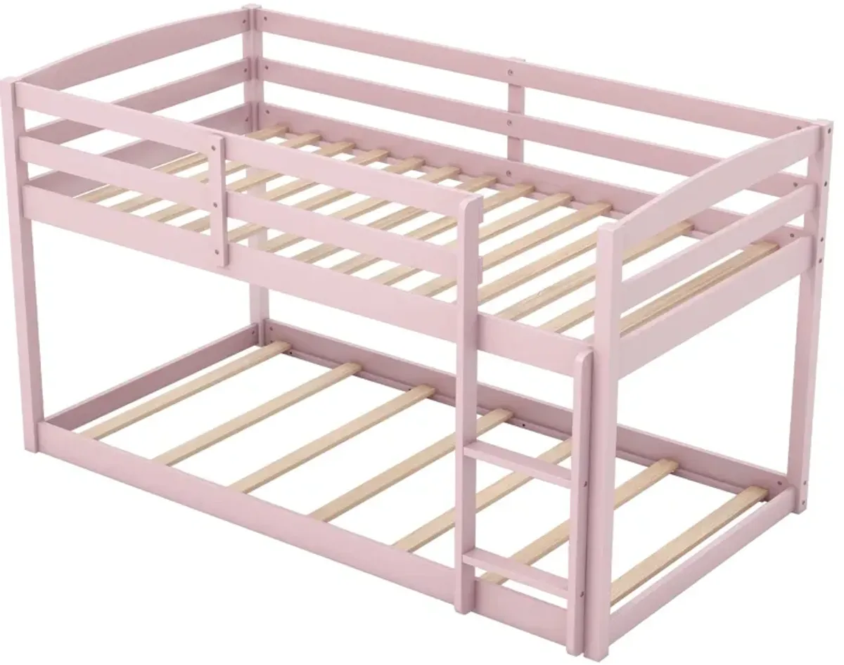Secure Bunk Bed Frame with Integrated Ladder and Raised Guardrails – Ideal for Children’s Bedrooms