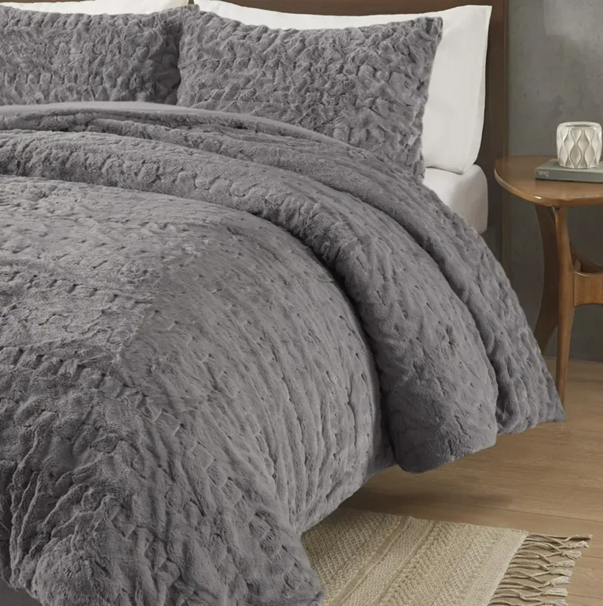 Gracie Mills Hanna Faux Fur Down Alternative Comforter Set