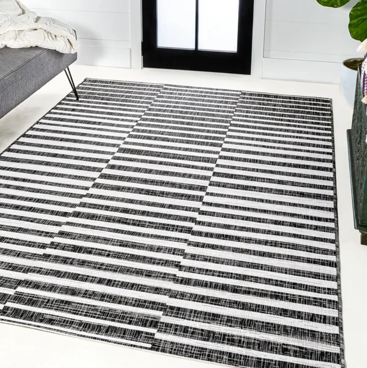 Sukie Modern Offset Stripe Indoor/Outdoor Area Rug