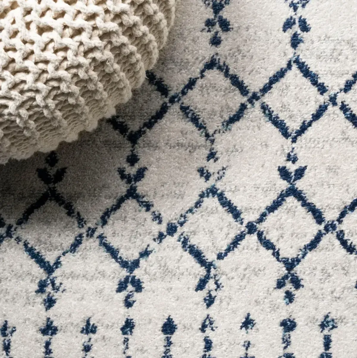 Moroccan HYPE Boho Vintage Diamond Round Area Rug