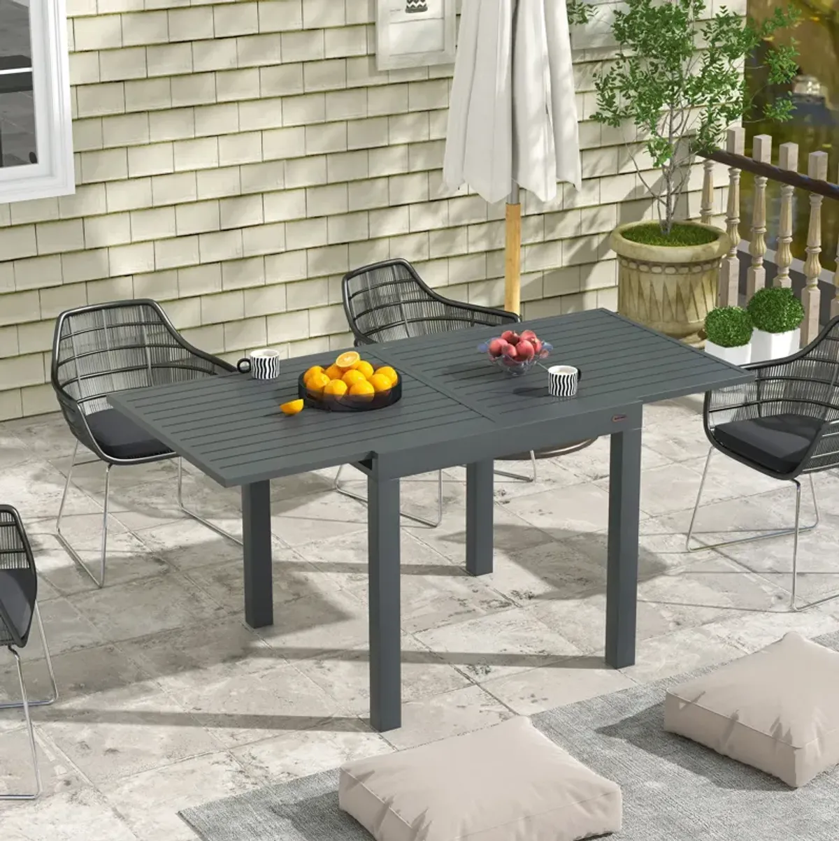 Extendable Patio Dining Table for 4-6 Outdoor Dining Table Gray