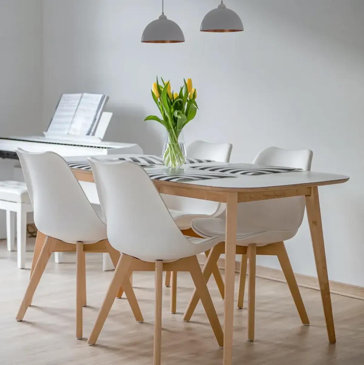 Set of 4 Dining Chairs Mid-Century Modern Shell PU Seat with Wooden Legs