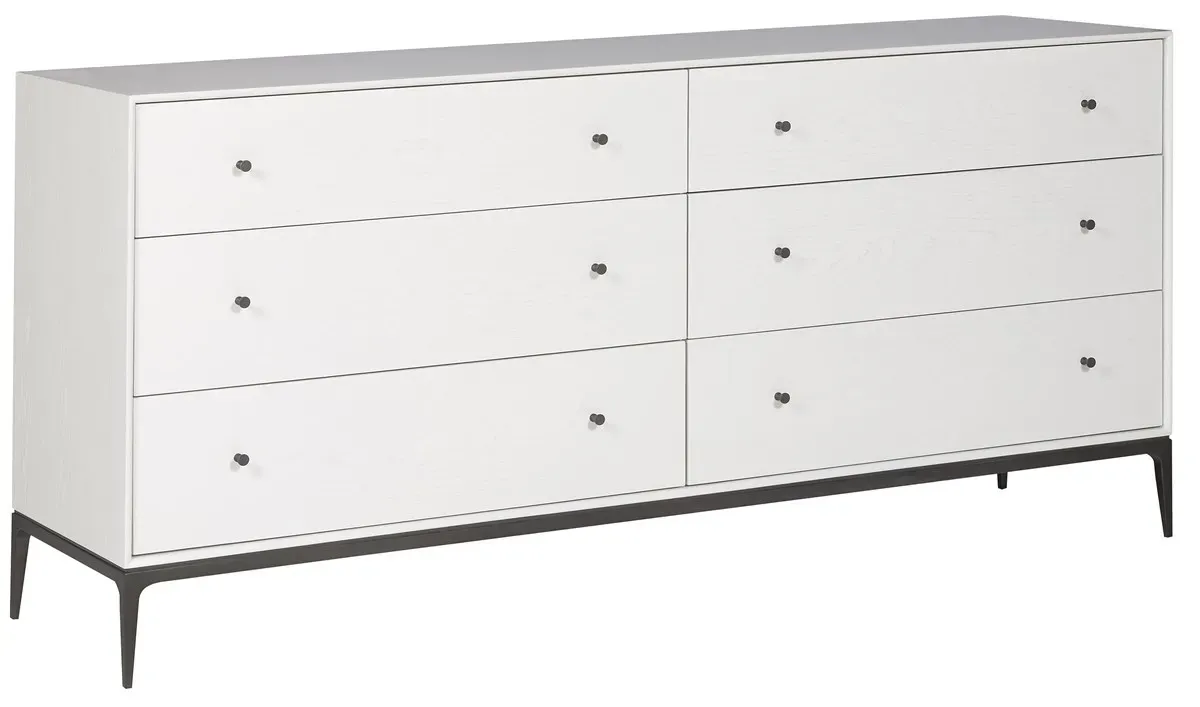 Essence Dresser