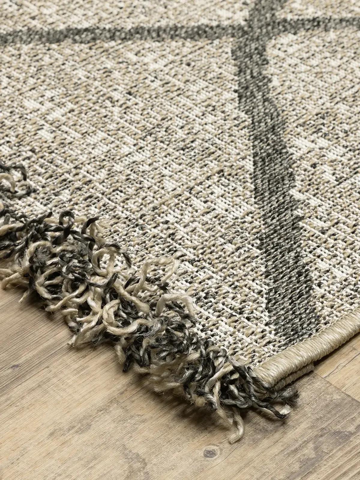 Gillian 1'10" x 7'6" Beige Rug