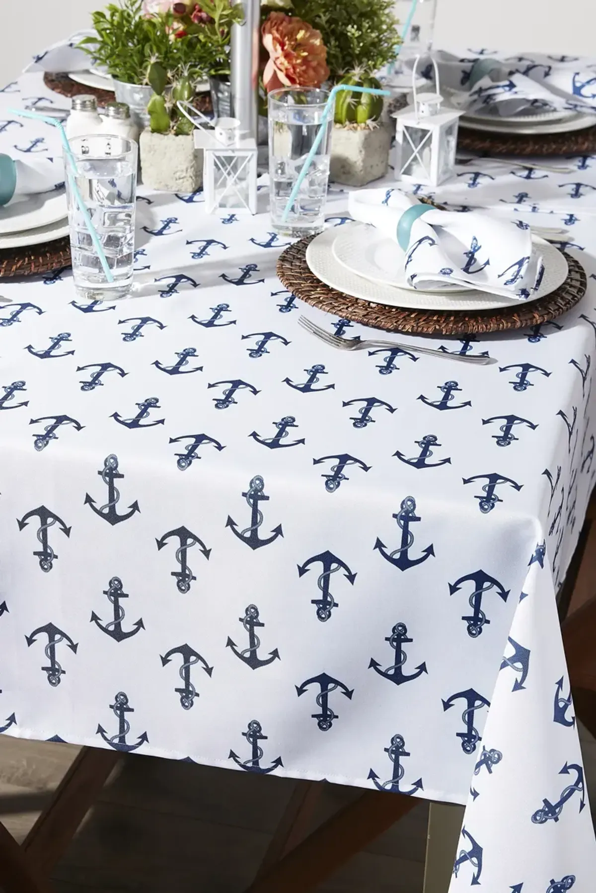 60" Zippered Round Outdoor Tablecloth with Printed Anchors Design