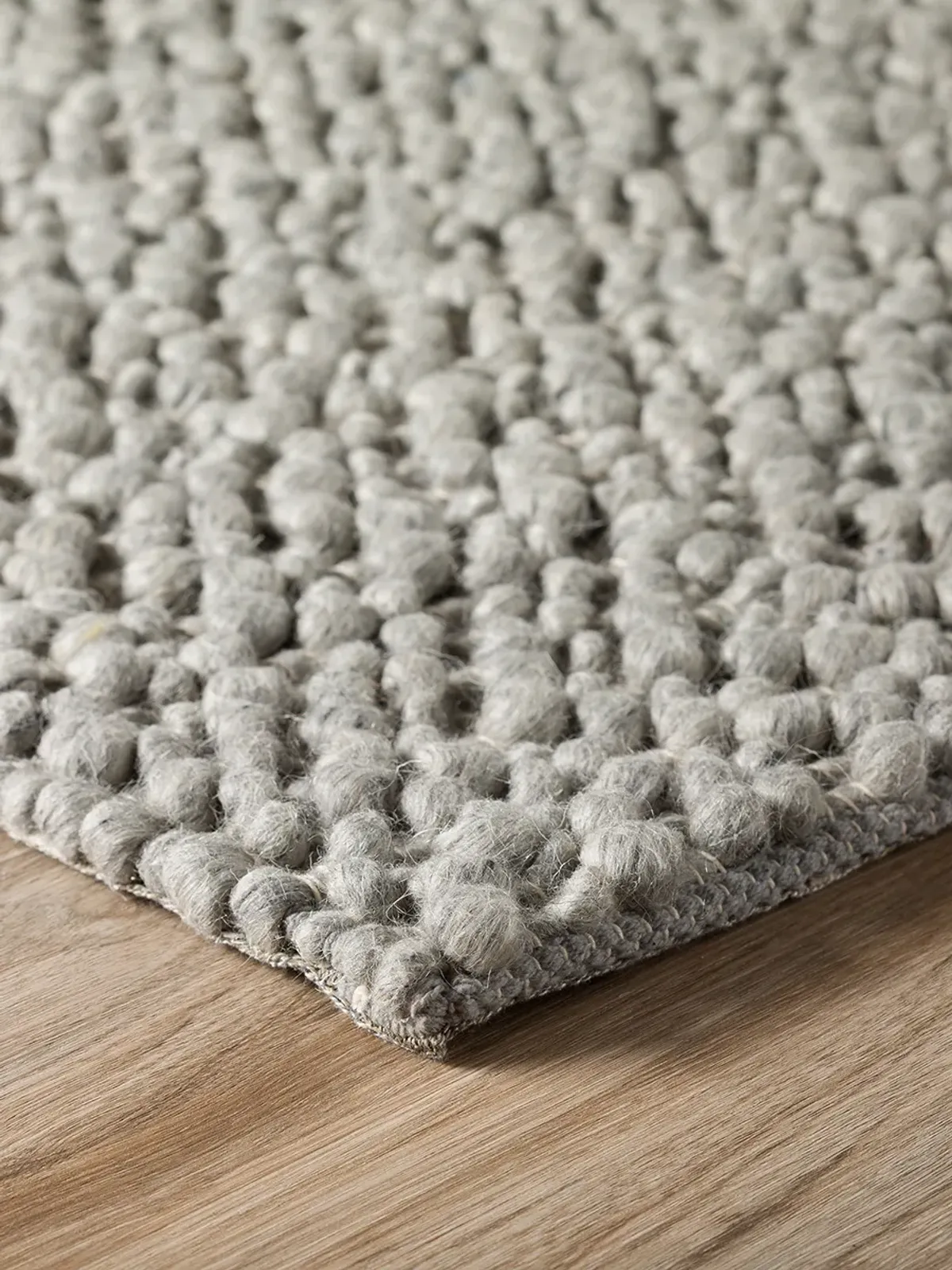 Gorbea GR1 Silver 2' x 3' Rug