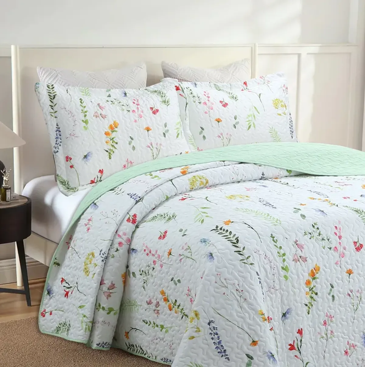 Marcielo 3 Piece Floral Pattern Quilt Set Lightweight Bedspread Set