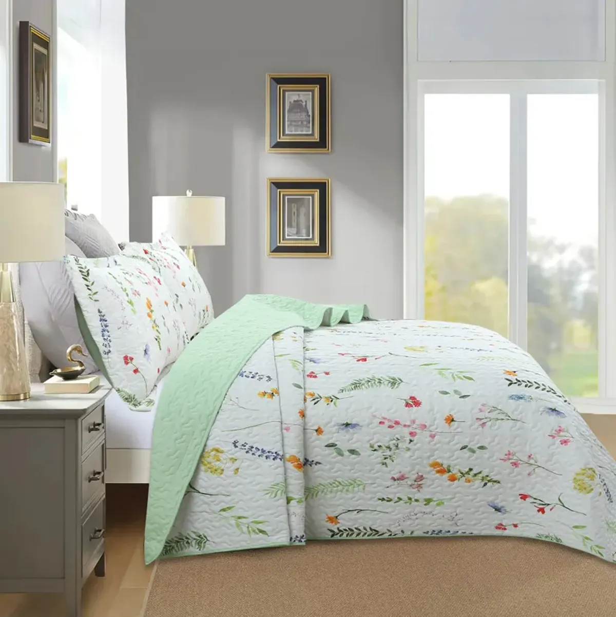 Marcielo 3 Piece Floral Pattern Quilt Set Lightweight Bedspread Set