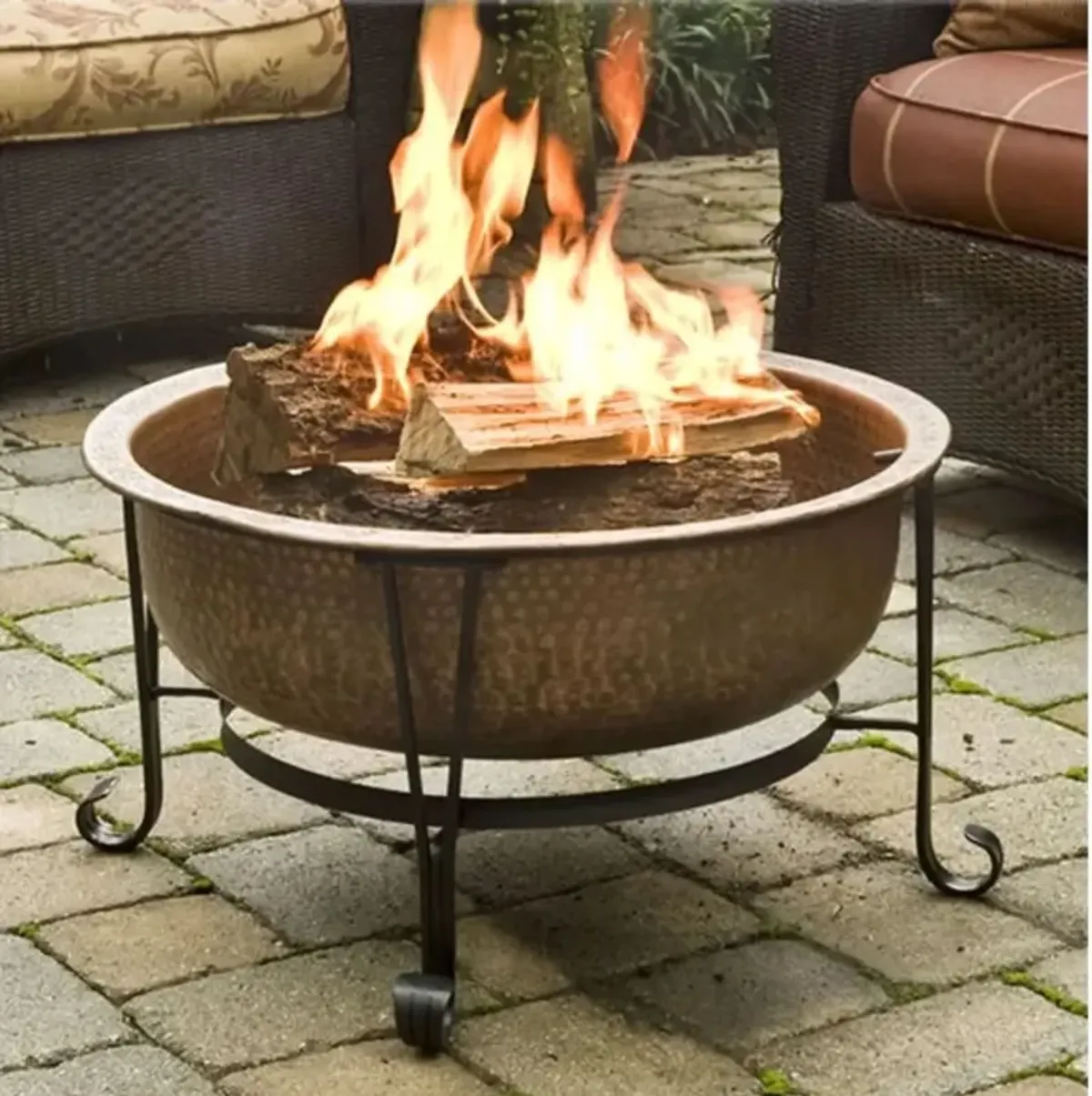 Hivvago Hammered Copper 26-inch Fire Pit with Stand and Spark Screen