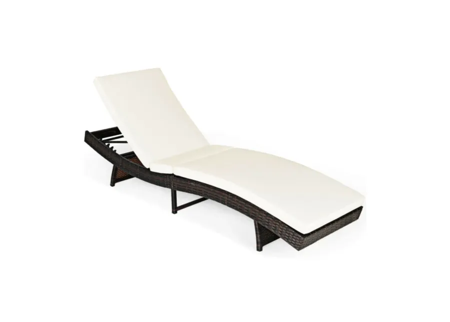 Patio Folding Chaise Lounge with 5 Adjustable Levels and Cushion