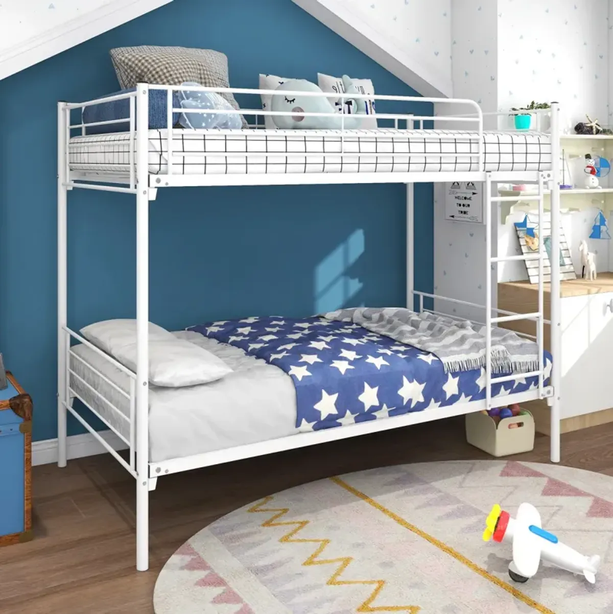 Twin-Over-Twin Bunk Bed With Metal Frame And Ladder, Space-Saving Design