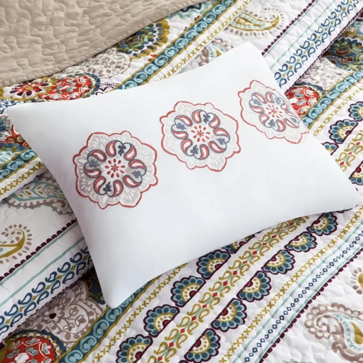 Gracie Mills Eranthe Colorful Paisley Reversible Quilt Set with Decorative Pillows