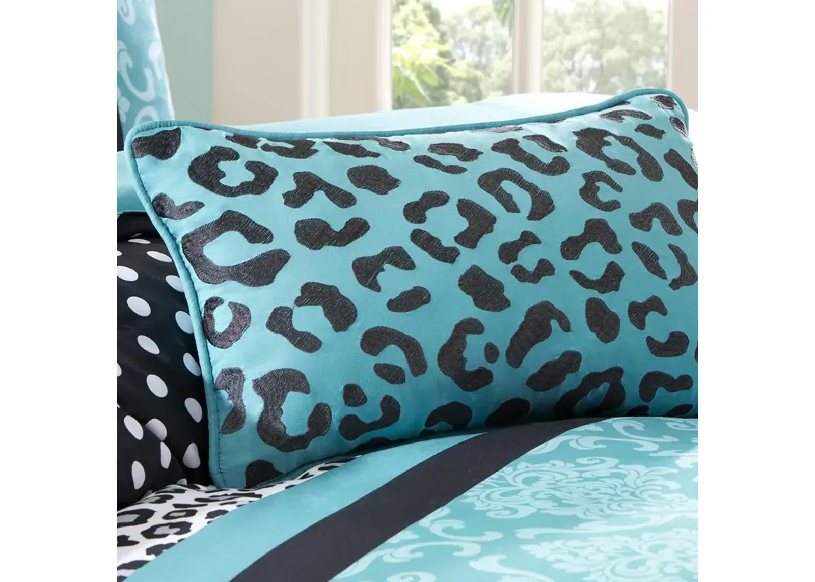 Belen Kox Teal Fierce Comforter Set, Belen Kox