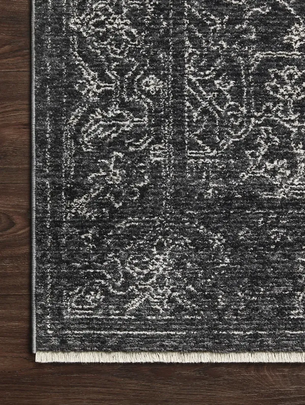 Vance VAN03 2'7" x 10'" Rug