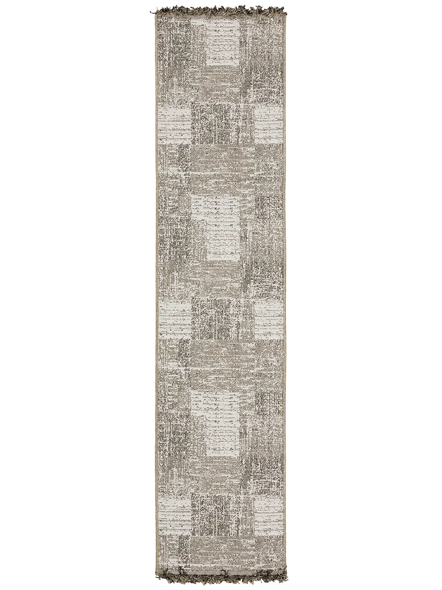 Gillian 1'10" x 7'6" Beige Rug