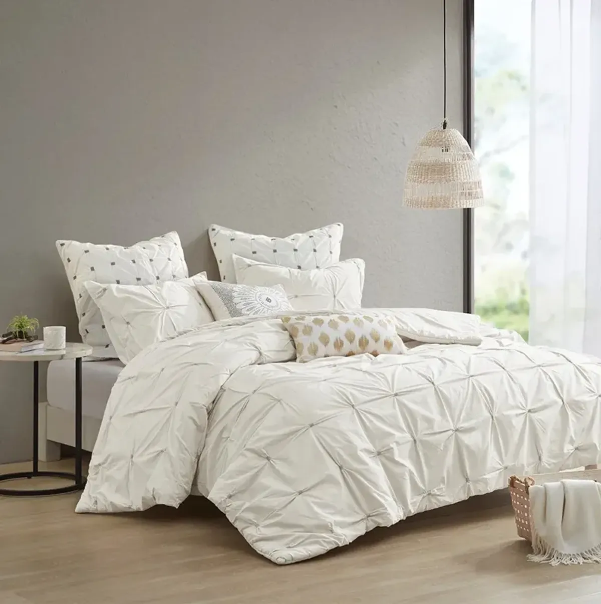 Gracie Mills Velez 3-Piece Modern Elastic Embroidered Cotton Duvet Cover Set