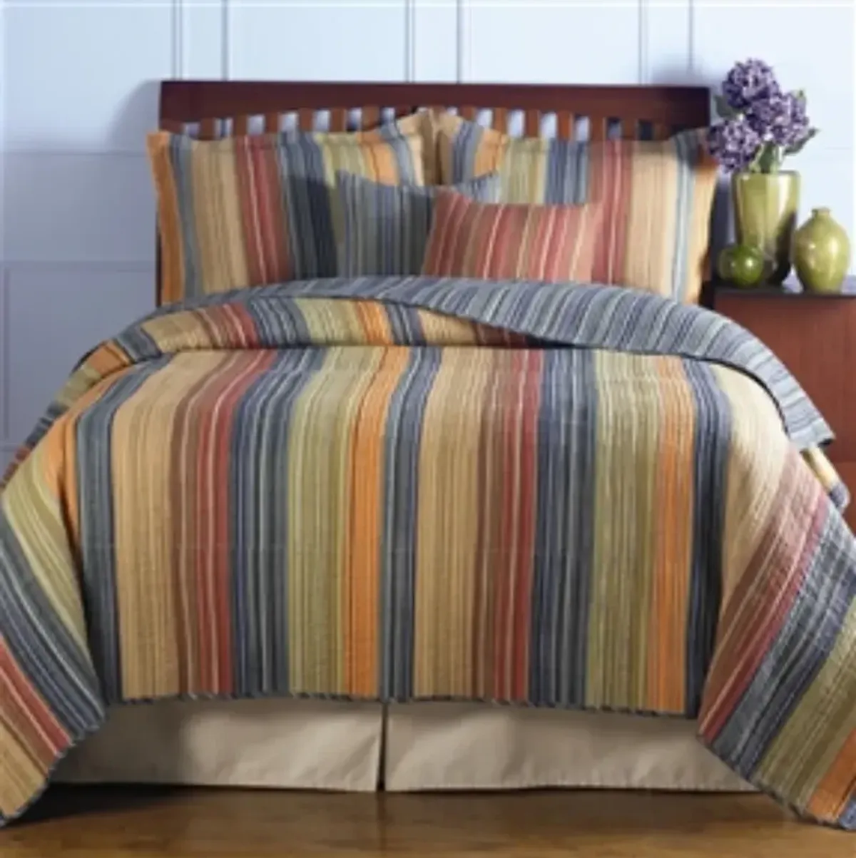 100% Cotton Lightweight Quilt Set with Modern Stripes – Soft & Durable Bedding