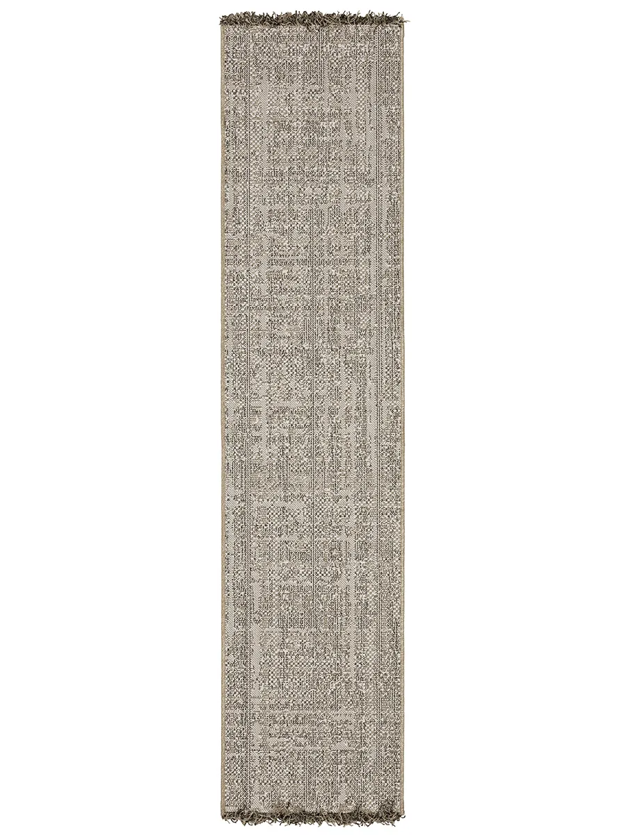 Gillian 1'10" x 7'6" Beige Rug