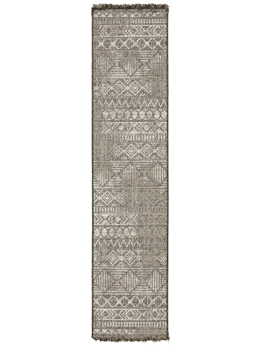 Gillian 1'10" x 7'6" Beige Rug