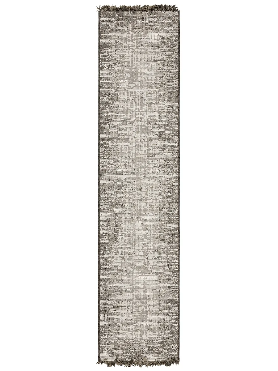 Gillian 1'10" x 7'6" Beige Rug