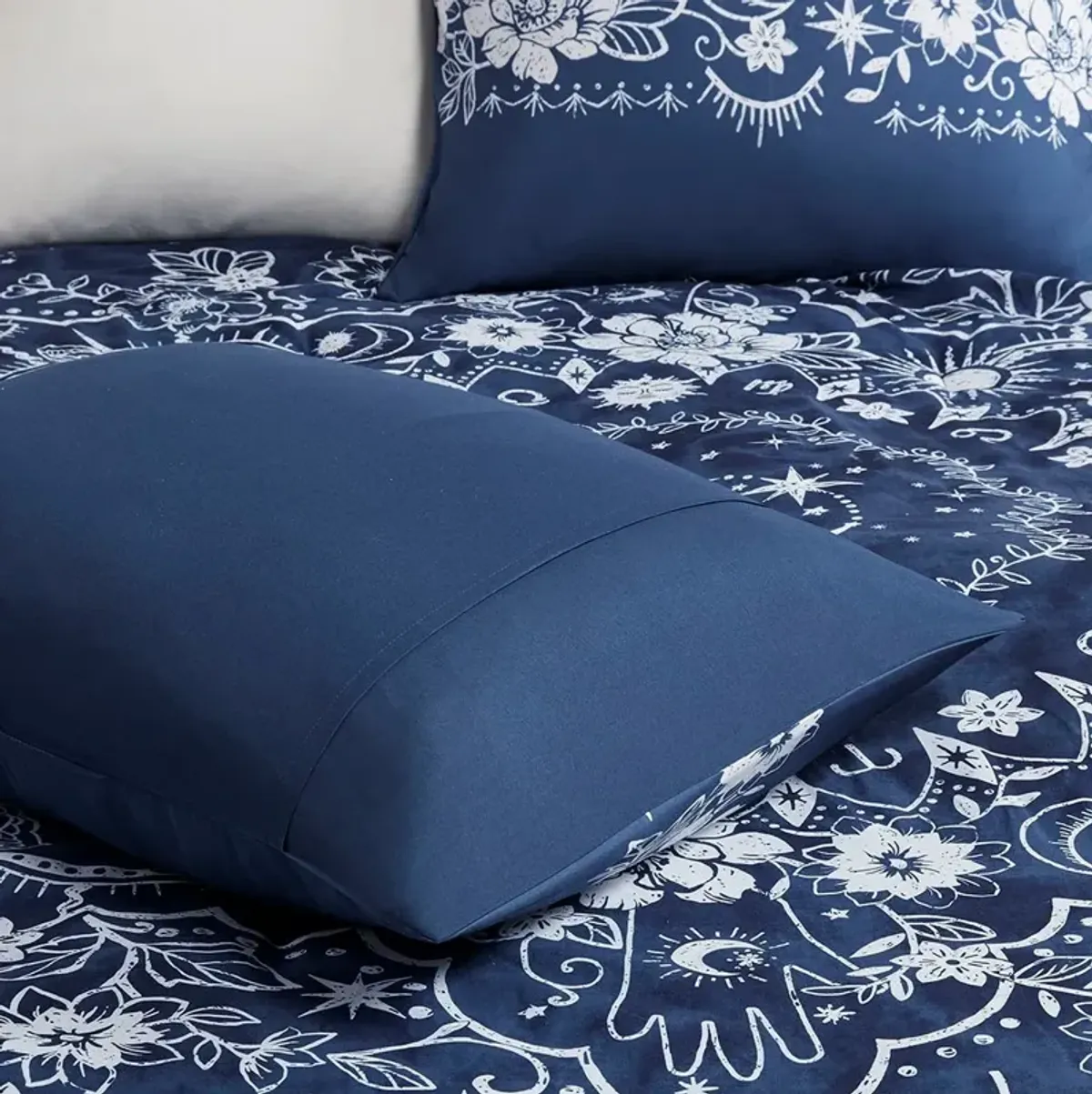 Gracie Mills Sparks Starry Night Comforter Set