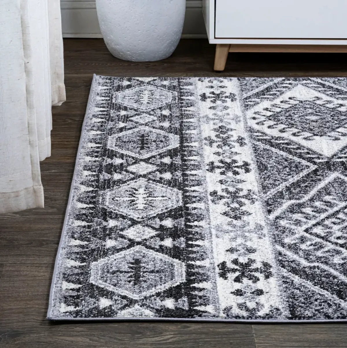 Sura Modern Kilim Geometric Area Rug