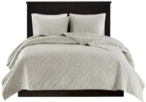 Gracie Mills Gayle 3-Piece Casual Geometric Velvet Quilt Set