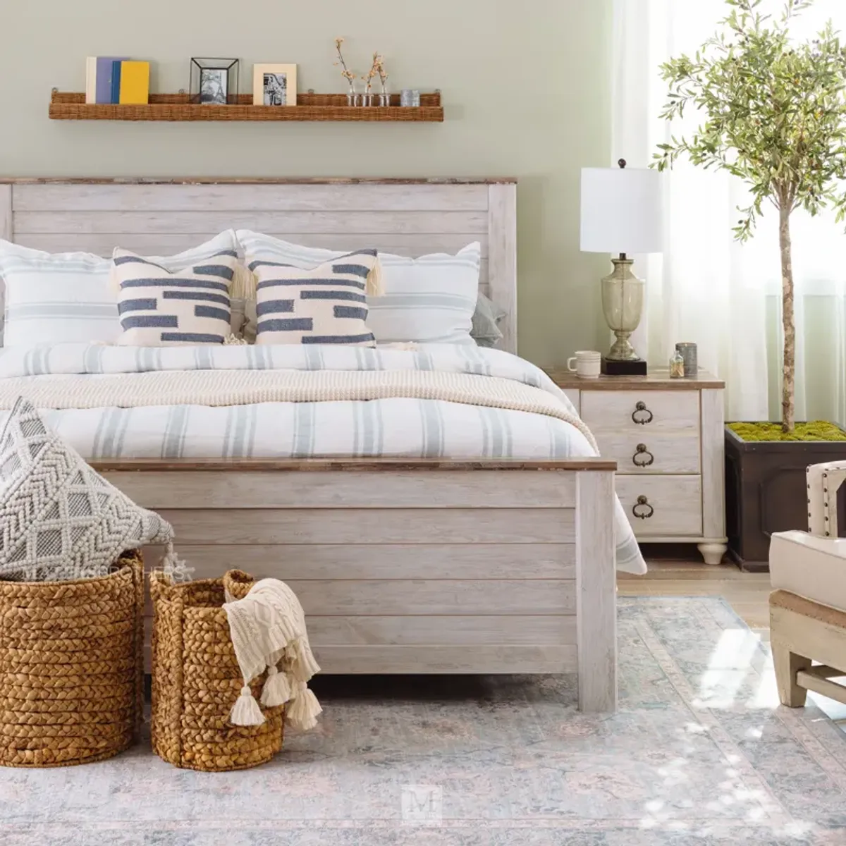 Willowton Queen Panel Bed