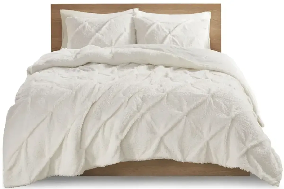 Gracie Mills Dwain Pintuck Sherpa Down Alternative Comforter Set