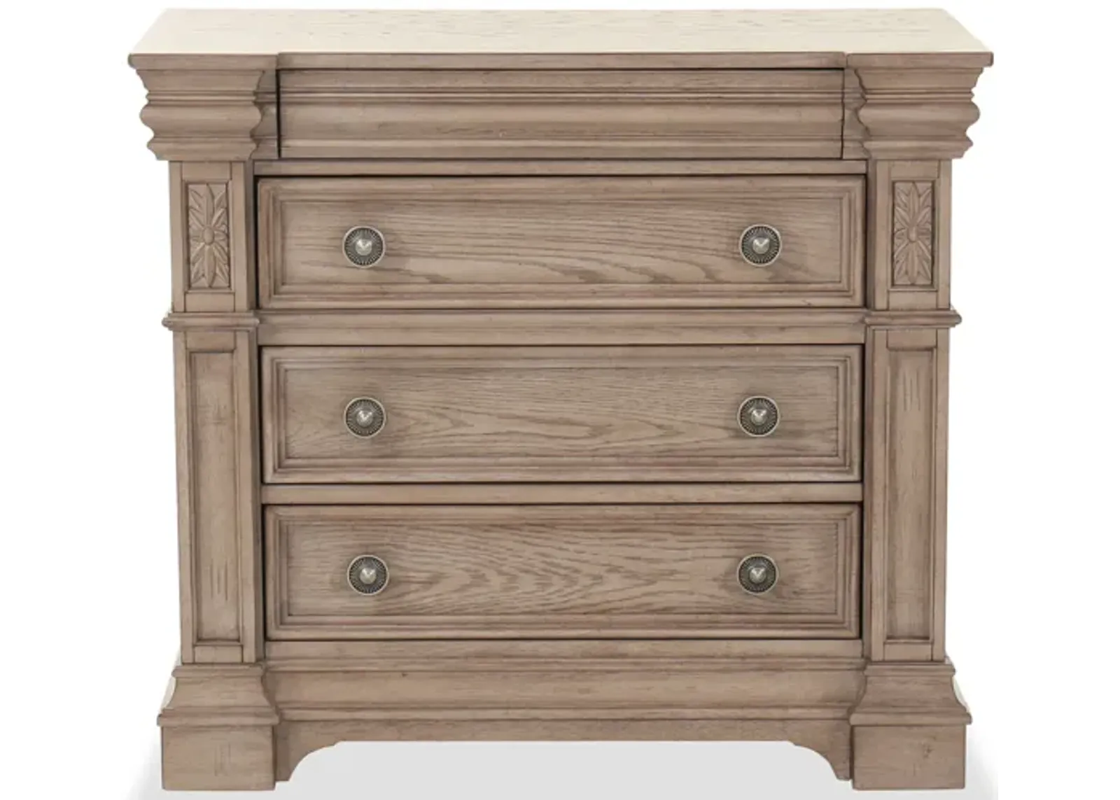 Kingsbury Bachelor Chest