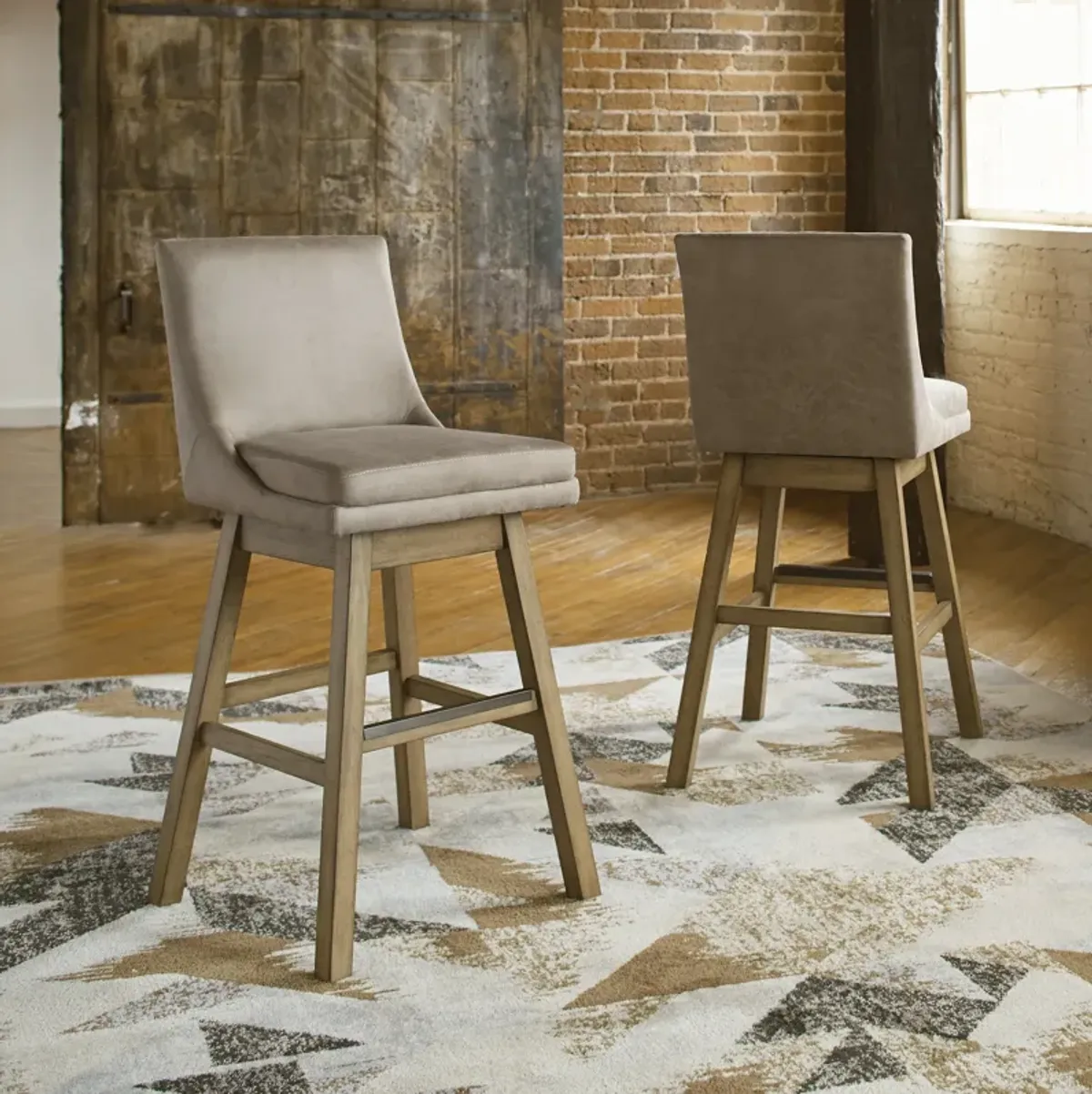 Tallenger Swivel Barstool