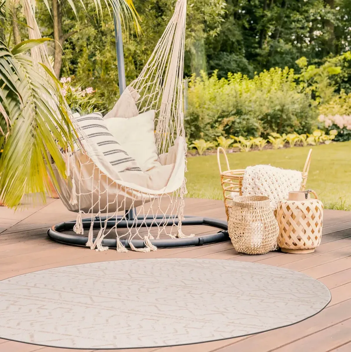 Waikiki Trellis Indoor/Outdoor Area Rug