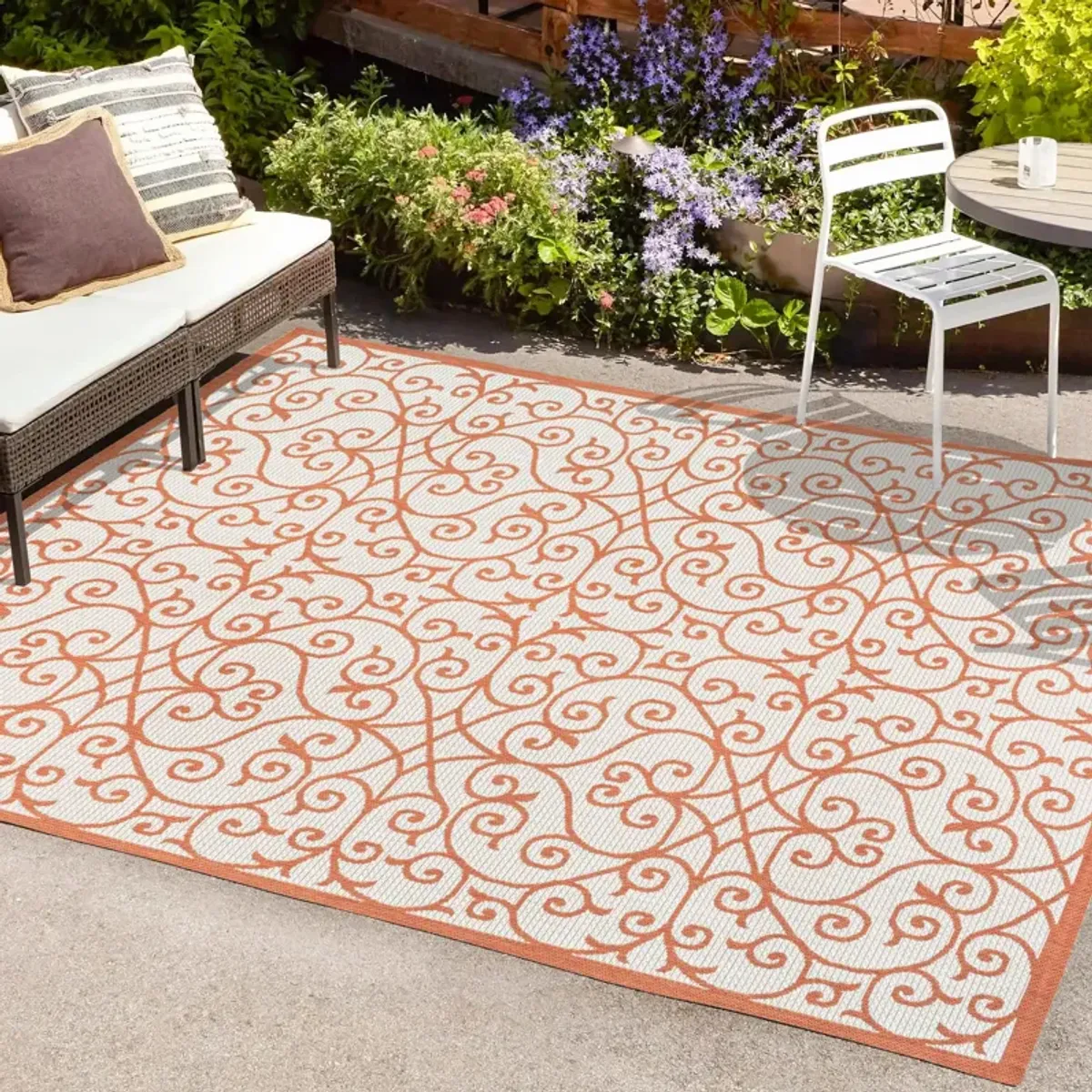 Madrid Vintage Filigree Textured Weave Indoor/Outdoor Area Rug