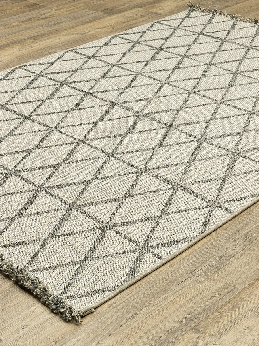 Gillian 1'10" x 7'6" Beige Rug